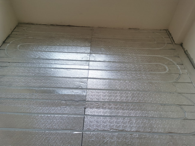 預(yù)置溝槽鋁板地暖模塊