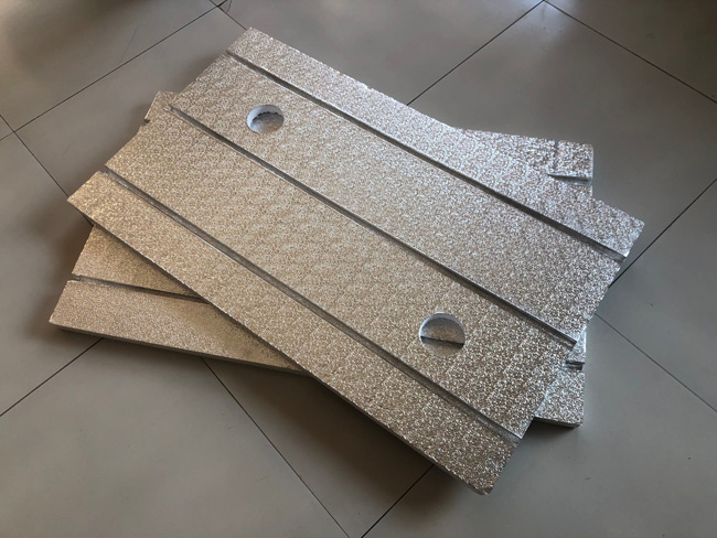 預(yù)置溝槽鋁板地暖模塊